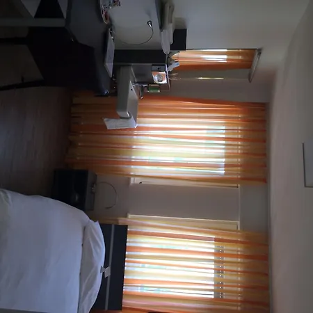 Du Commerce Hotel