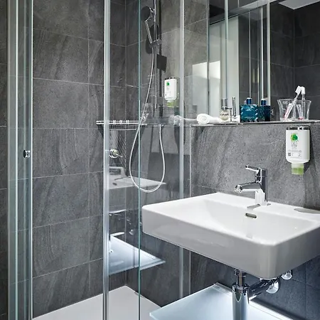 Du Commerce Hotel 3*
