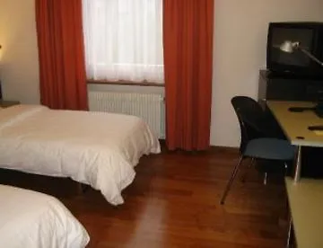 Hotel Du Commerce 3*